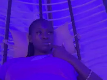 maylin_hornyy19 – webcam model profile photo Image 16