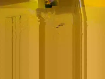 Taanni – webcam model profile photo Image 2