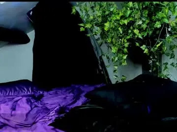 PinkyPai – webcam model profile photo Image 9