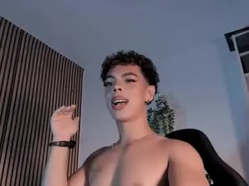 _Abril-Office1 – webcam model profile photo Image 18
