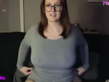 boredbustyhousewife Image 2