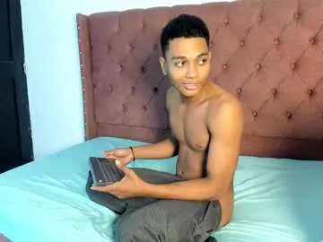 Taanni – webcam model profile photo Image 12