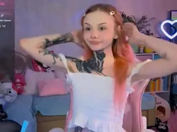 little_effy18_ – webcam model profile photo Image 16