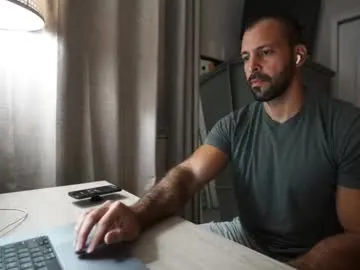 xxYuIxx – webcam model profile photo Image 2