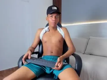 hina_porn – webcam model profile photo Image 3