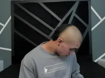 kinksubbydubby – webcam model profile photo Image 2