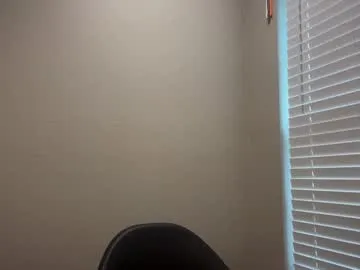 blondultra – webcam model profile photo Image 12