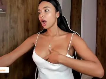 lucretiaburnaugh – webcam model profile photo Image 2