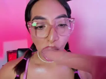 hina_porn – webcam model profile photo Image 16