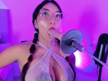 hina_porn – webcam model profile photo Image 19