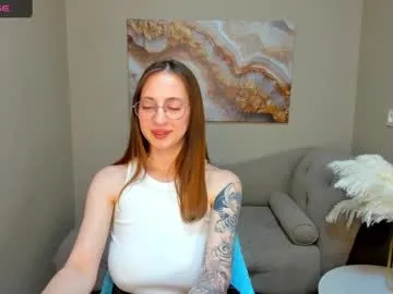 IORio2 – webcam model profile photo Image 6