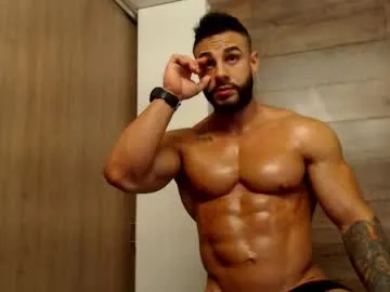 Parochkaporn – webcam model profile photo Image 2
