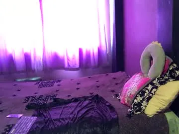 millemimi – webcam model profile photo Image 12