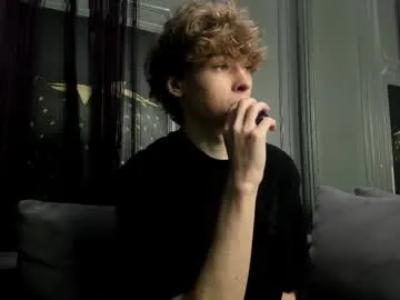 Prueberry – webcam model profile photo Image 4