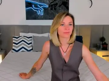 _taylormoon – webcam model profile photo Image 2