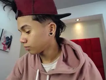 powq05 – webcam model profile photo Image 15