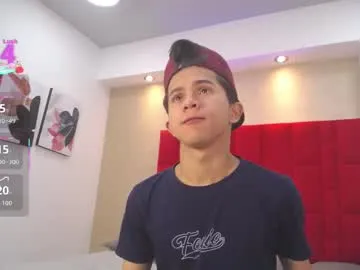 powq05 – webcam model profile photo Image 9