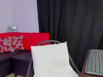 millemimi – webcam model profile photo Image 11