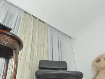 naty_lux19 – webcam model profile photo Image 12