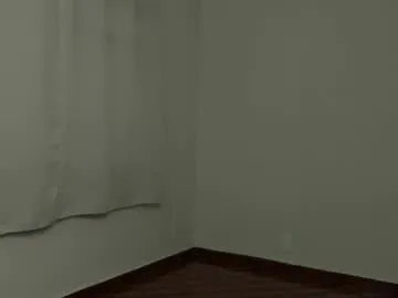 IORio2 – webcam model profile photo Image 9