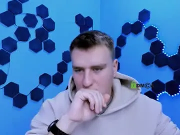 motodub – webcam model profile photo Image 3