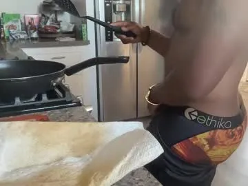 Allla – webcam model profile photo Image 17