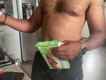 Allla – webcam model profile photo Image 18