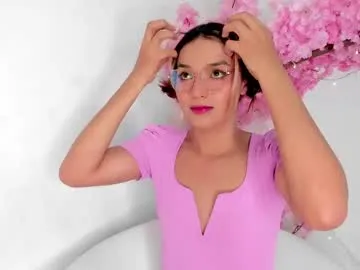 DoriDeluxe66 – webcam model profile photo Image 7