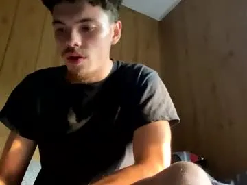 YoungSquad – webcam model profile photo Image 6