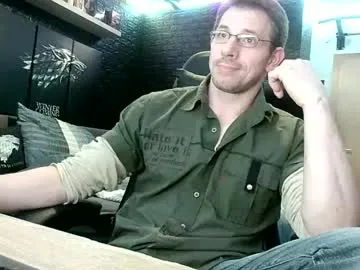 sigmasian – webcam model profile photo Image 3