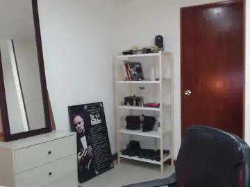 octavarium211 – webcam model profile photo Image 8