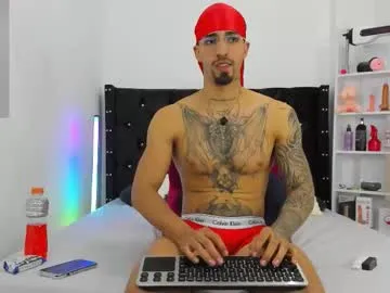 Parochkaporn – webcam model profile photo Image 15