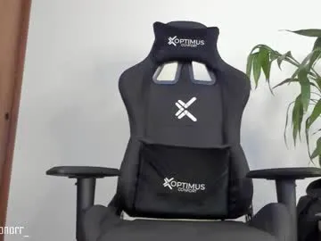 nicky_mart – webcam model profile photo Image 8