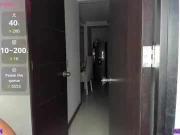 mon1_day – webcam model profile photo Image 19