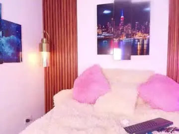 sigmasian – webcam model profile photo Image 7