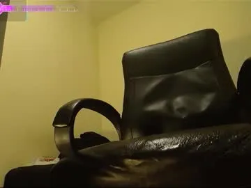 lynn9000 – webcam model profile photo Image 8