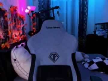 Bikergirl_97 – webcam model profile photo Image 19