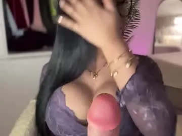 IORio2 – webcam model profile photo Image 12