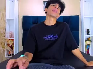 titsDestroy2007 – webcam model profile photo Image 3