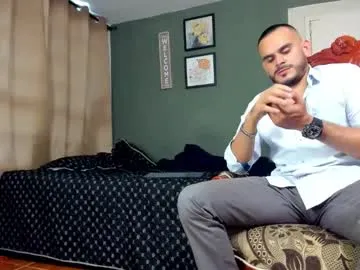 Lovebirdss – webcam model profile photo Image 4