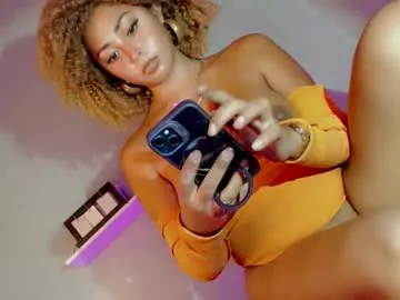 lauraagomezz__ – webcam model profile photo Image 16