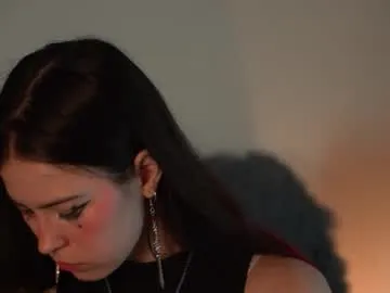 alana15 – webcam model profile photo Image 10