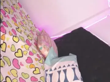 Cutenikkibaby – webcam model profile photo Image 5