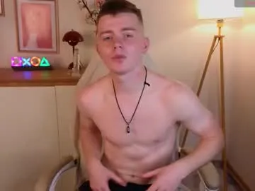 little_daniell – webcam model profile photo Image 4