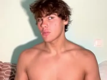 IORio2 – webcam model profile photo Image 5