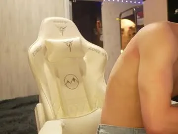 IORio2 – webcam model profile photo Image 12