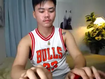 tumbles05 – webcam model profile photo Image 3