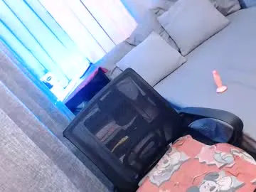 alonehazel – webcam model profile photo Image 13