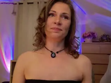 hina_porn – webcam model profile photo Image 8