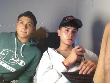 wolfan_sky – webcam model profile photo Image 17